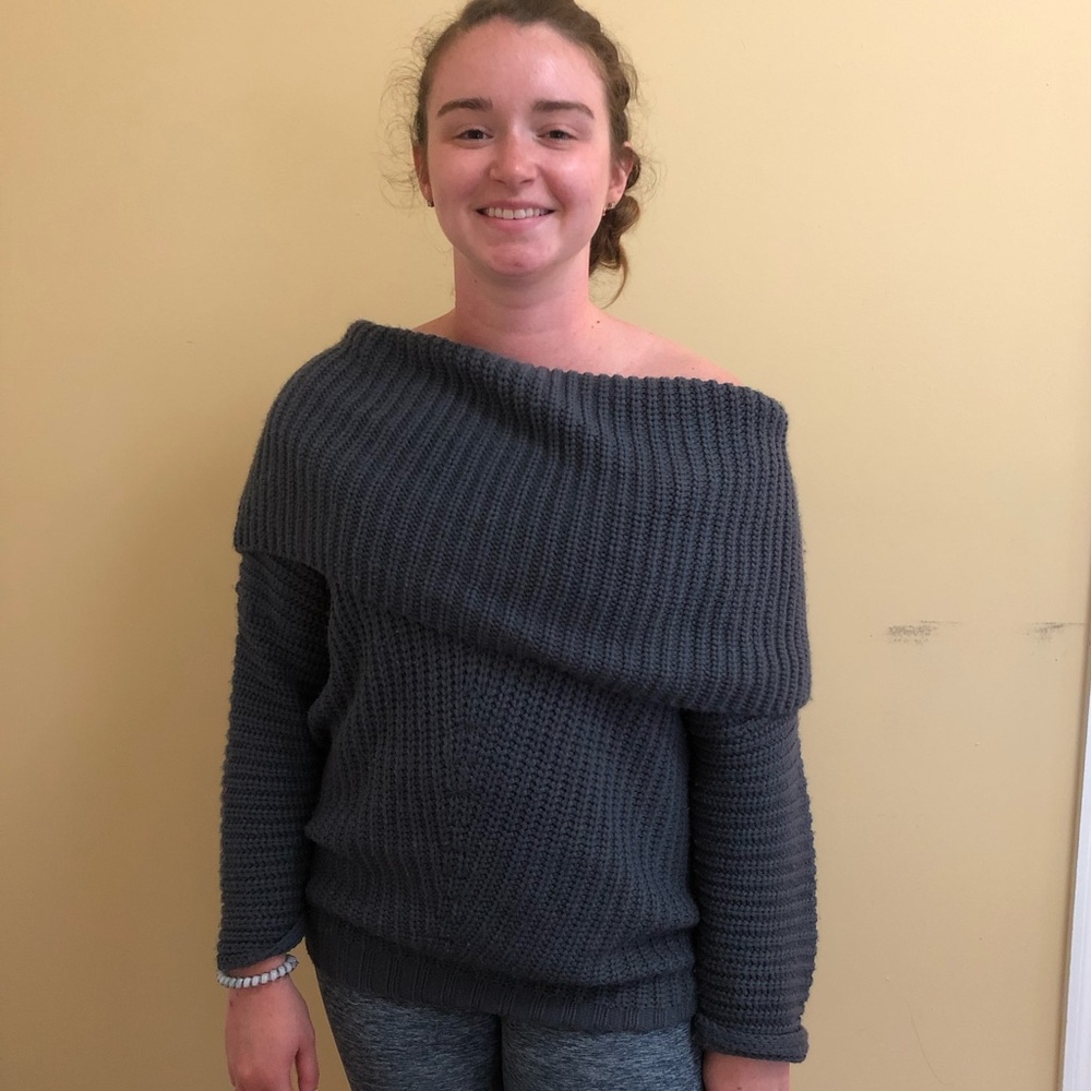 EUC 💙 Cowl Neck/ Off the Shoulder Sweater